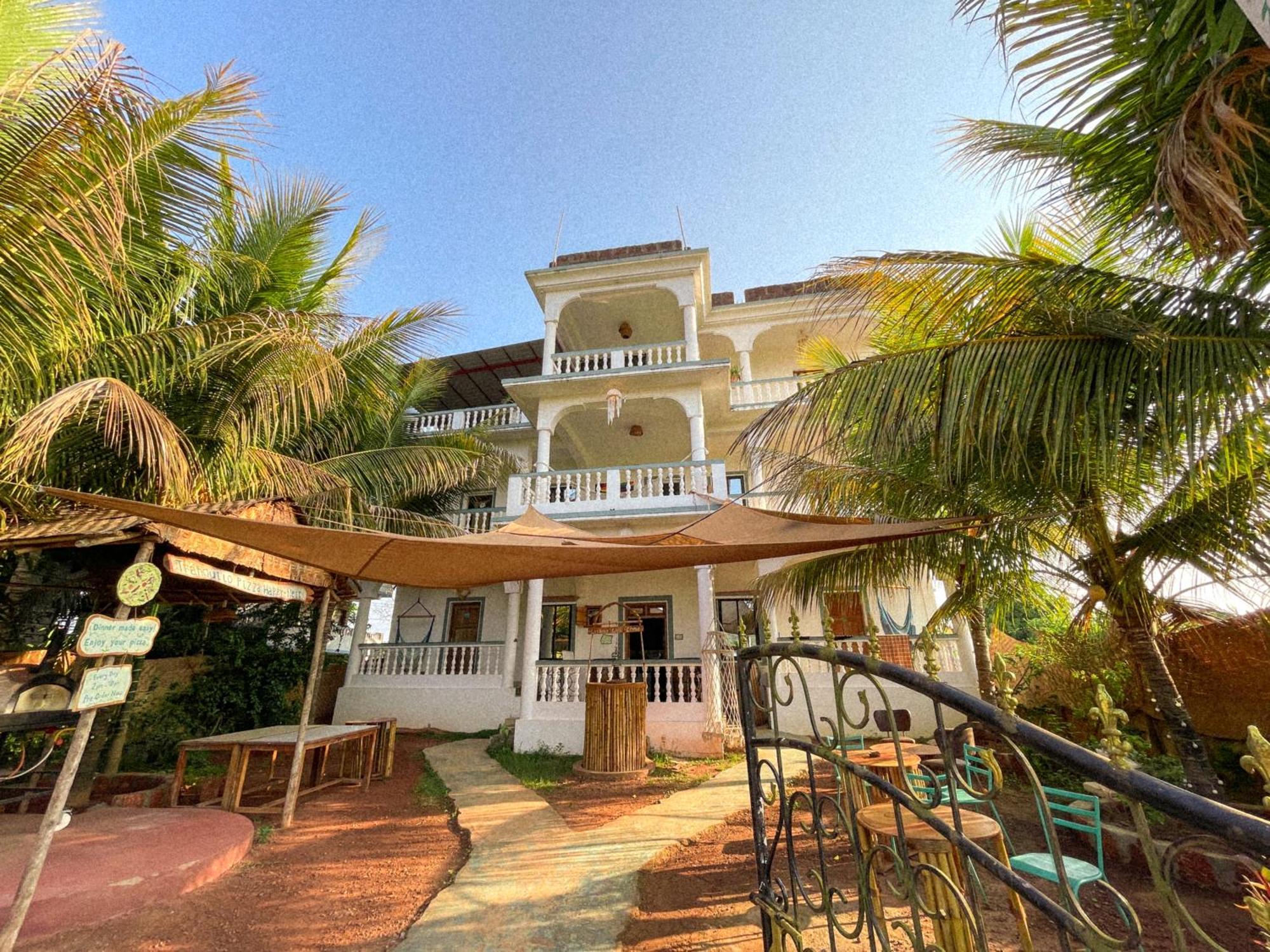 Tranquilo Arambol Hostel Bagian luar foto